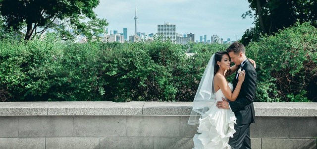 Laura and Tomas' All White Wedding in Casa Loma's Glass Pavilion