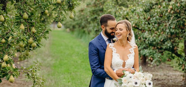 Nina and Dan's Sweet Barn Wedding at Stonewall Estates