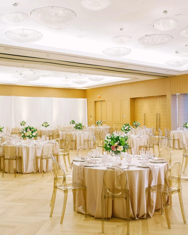 Hotels: Shangri-La Hotel, Toronto 16
